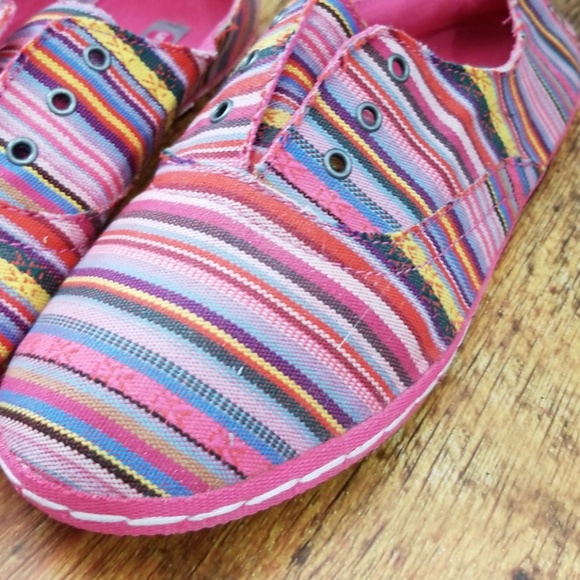 Pink Ikat Striped Slip on Sneakers Shoes - New - Picture 2 of 3